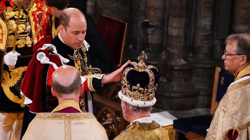 Prinz William und König Charles kurz nach der Krönung