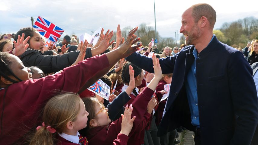 Prinz William begrüßt Schüler der Fibbersley Park Primary Academy in Willenhall