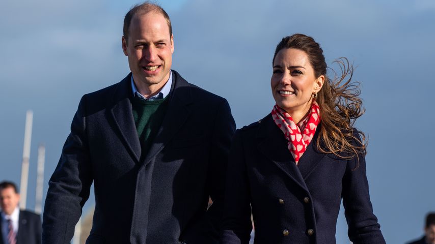 Prinz William und seine Kate genießen sonnigen Tag am Meer