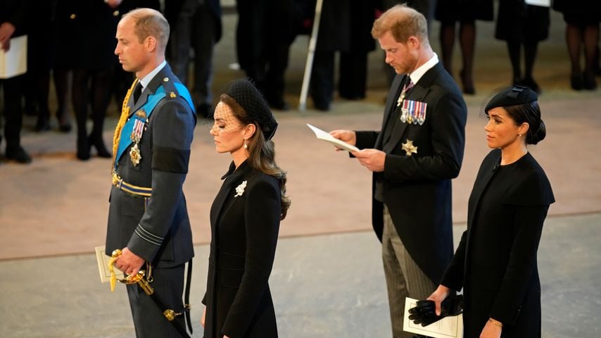 Prinz William, Prinzessin Kate, Prinz Harry und Herzogin Meghan bei der Beerdigung der Queen