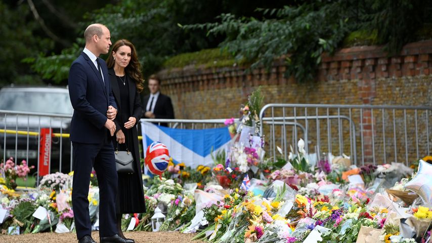 Prinz William und Prinzessin Kate vor dem Landsitz Sandringham House