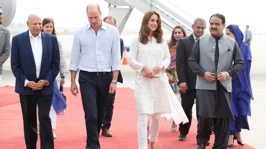 Weißer Shalwar Kameez: Kate punktet mit traditionellem Look