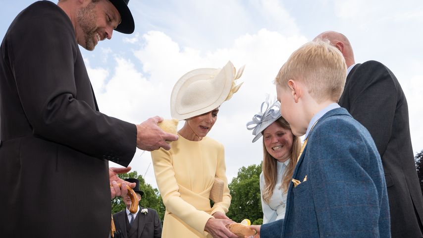 Prinz William und Prinzessin Kate bekommen ein Geschenk auf der Royal Garden Party