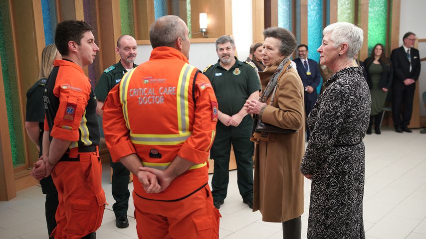 Prinzessin Anne dankt Krankenhauspersonal nach Reitunfall