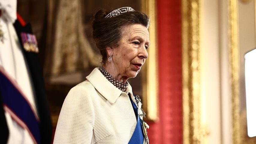 Recycling-Queen: Prinzessin Anne trägt 57 Jahre alten Mantel
