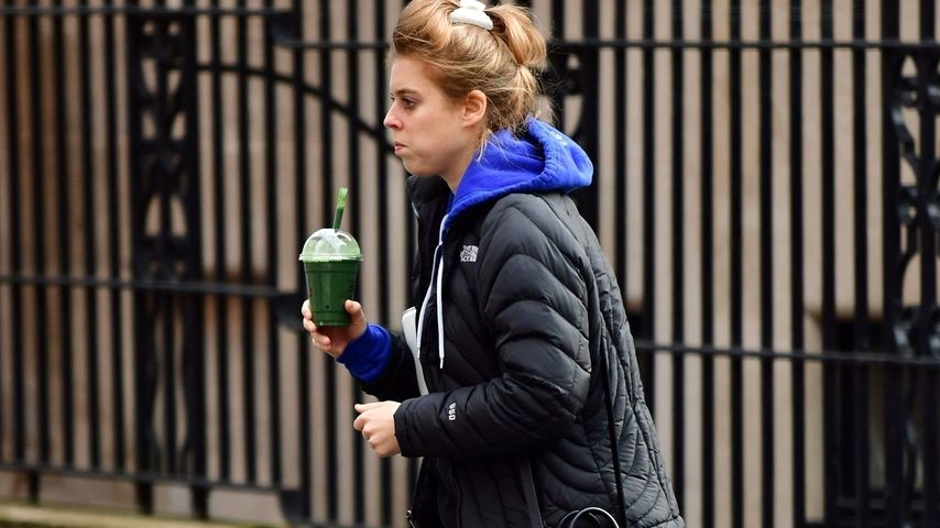 Ungeschminkt in Sneakern: Prinzessin Beatrice mag es lässig!