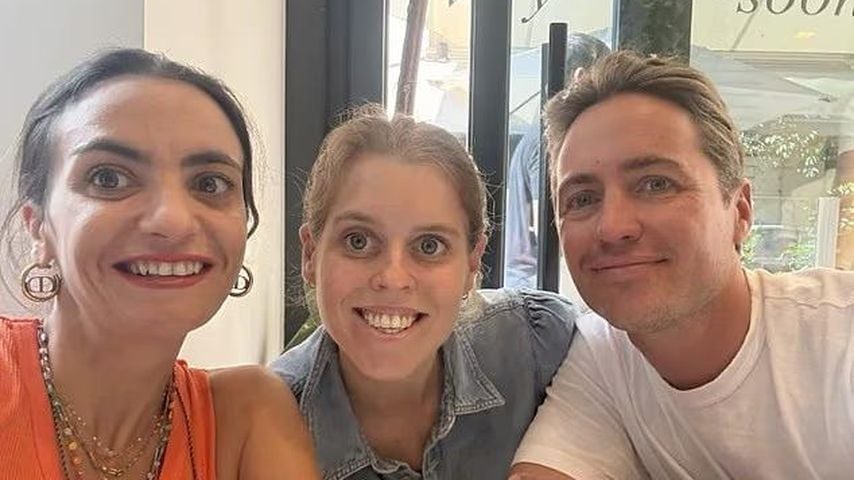 Künstlerin Aliki Lampropoulos, Prinzessin Beatrice und Ehemann Edoardo in Athen