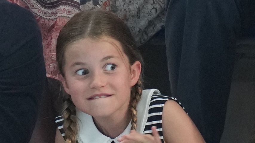 Royaler Lacher: Prinzessin Charlotte entzückt mit Grimassen!