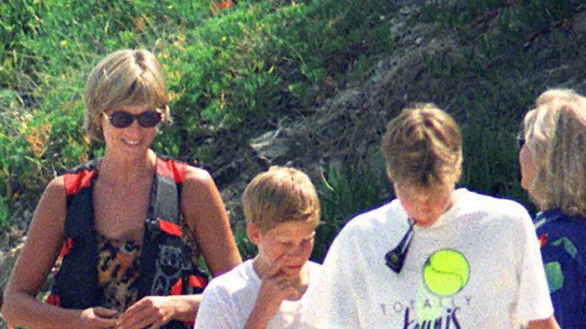 Prinzessin Diana, Prinz Harry und Prinz William in St. Tropez bei den Al-Fayeds, Juli 1997