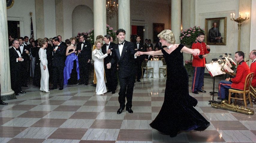 Prinzessin Diana tanzt mit John Travolta, 1985