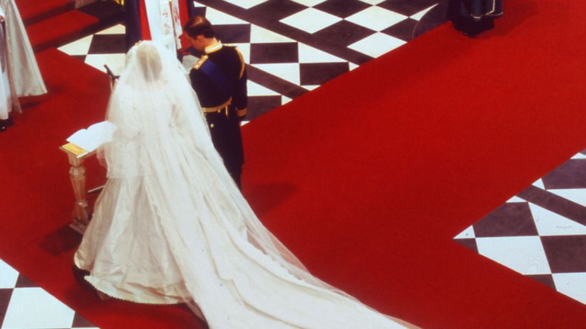 Ballkleid von Lady Di für Rekord-Preis versteigert
