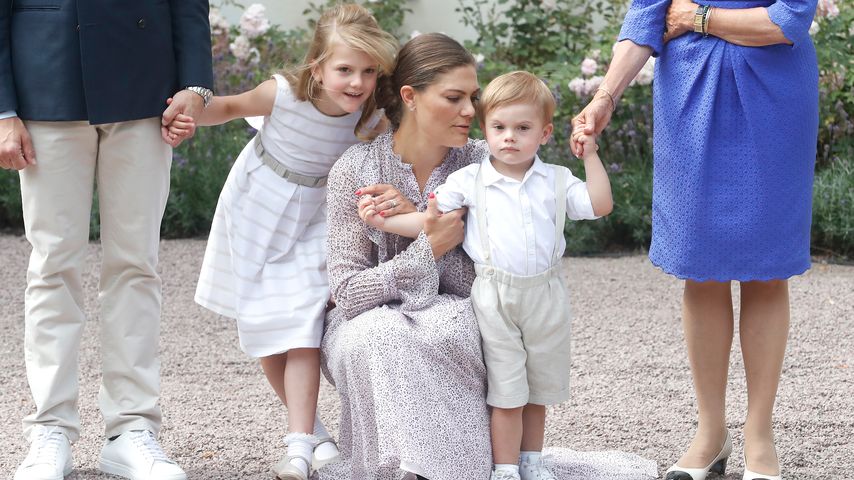 Prinzessin Estelle, Prinzessin Victoria und Prinz Oscar von Schweden auf Schloss Solliden