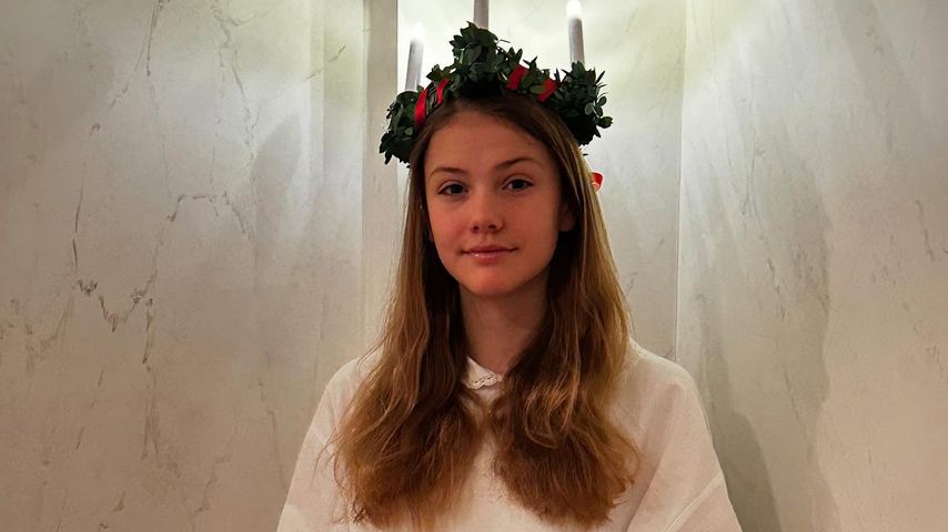Prinzessin Estelle feiert Luciafest mit Kerzen auf dem Kopf