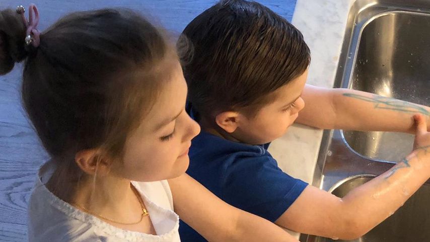 Neue Bilder: Estelle und Oscar von Schweden waschen Hände