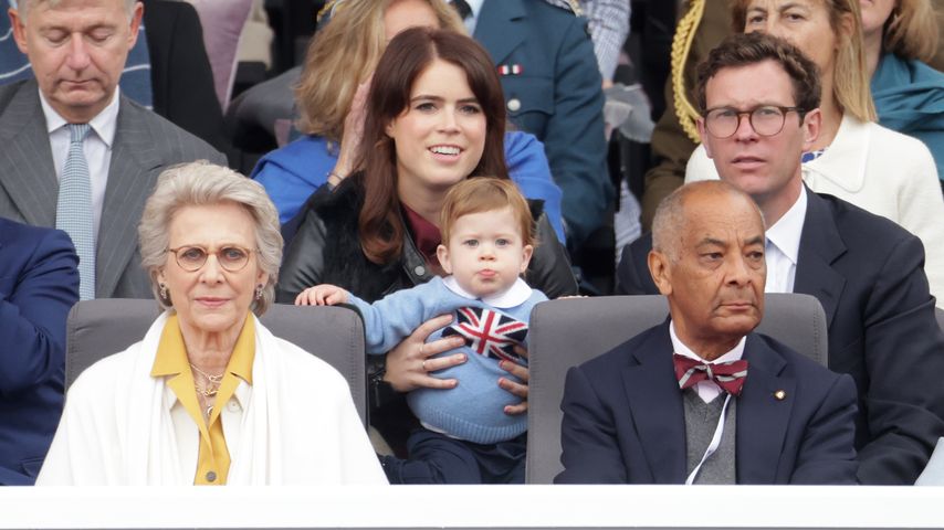 Süß! Prinzessin Eugenie mit Sohn August bei Queen-Festzug