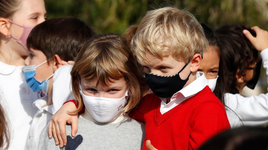 Süße Geste: Fürstin Charlènes Kinder pflanzen Baum für sie