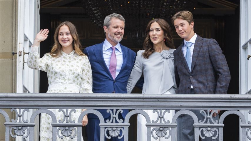 König Frederik X., Königin Mary, Prinzessin Josephine und Prinz Vincent beim Geburtstagsauftritt am Amalienborg in Kopenhagen, Mai 2026