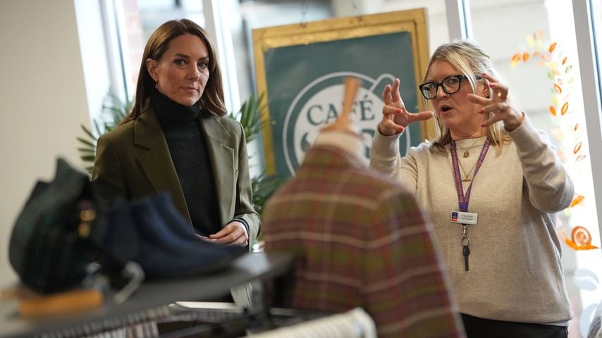 Prinzessin Kate spricht mit Shopmanagerin Fran