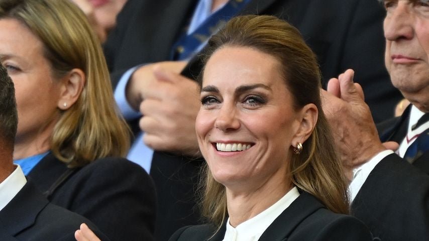 Prinzessin Kate verzaubert mit neuem Look beim Rugby-Spiel