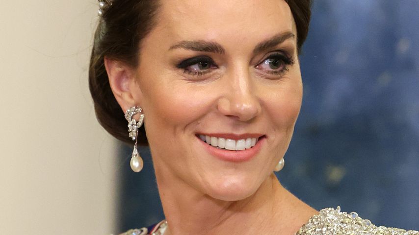 Erster Staatsbesuch: Prinzessin Kate trägt vererbten Schmuck