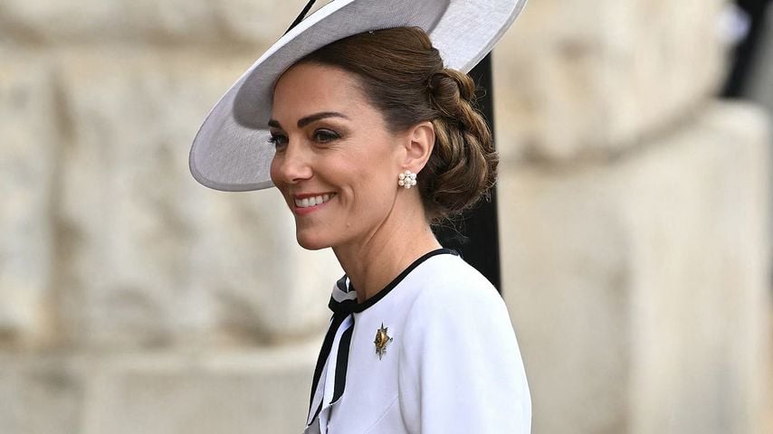 Prinzessin Kates weißer Parade-Look vermittelte Stabilität!