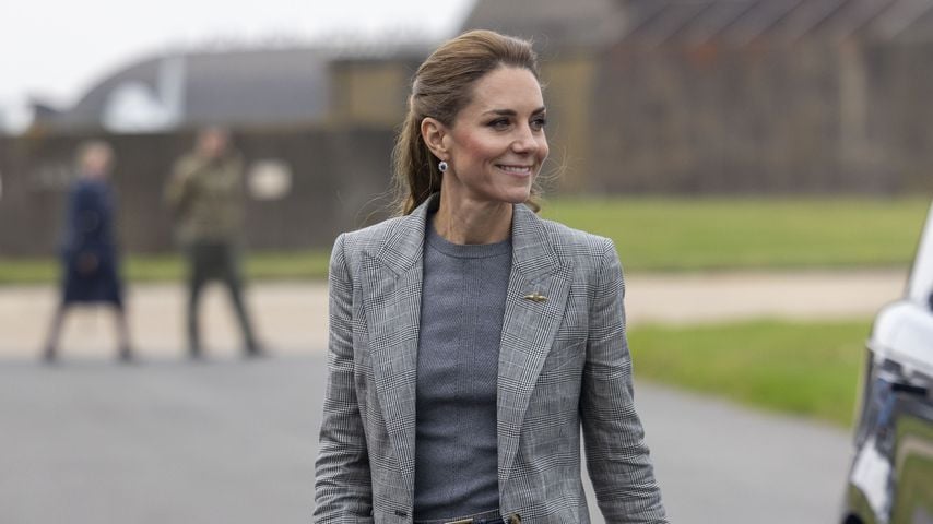 Prinzessin Kate brilliert mit dezentem Outfit beim Militär
