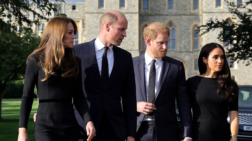 Prinzessin Kate, Prinz William, Prinz Harry und Herzogin Meghan vor Schloss Balmoral