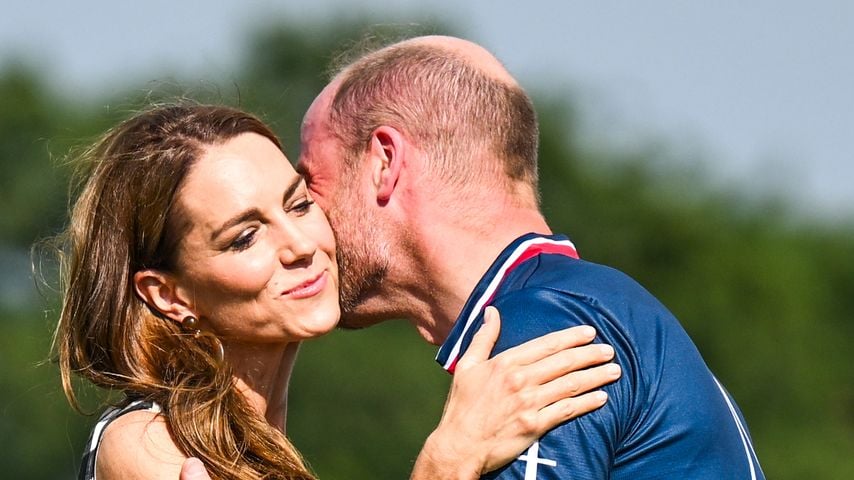 Seltener Anblick: Prinz William und Kate turteln öffentlich