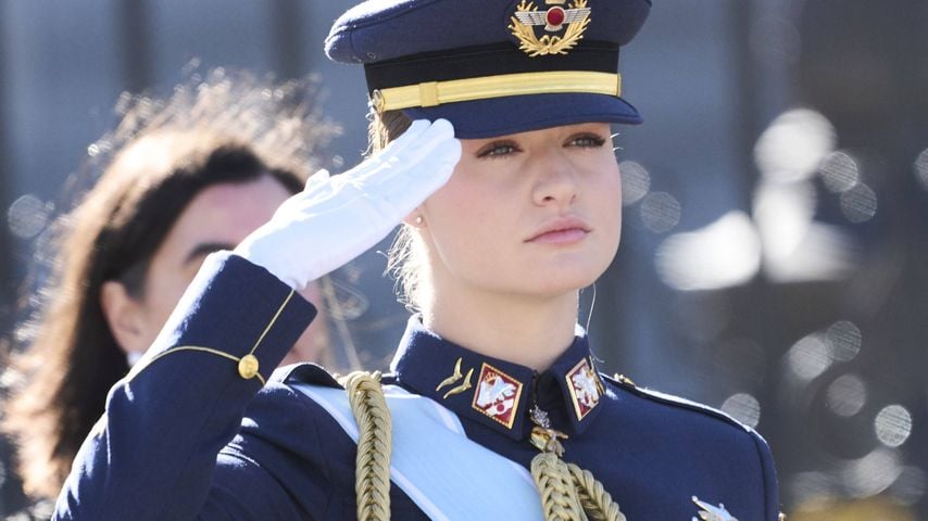 Bei der Pascua Militar 2026: Prinzessin Leonor salutiert im Königspalast von Madrid