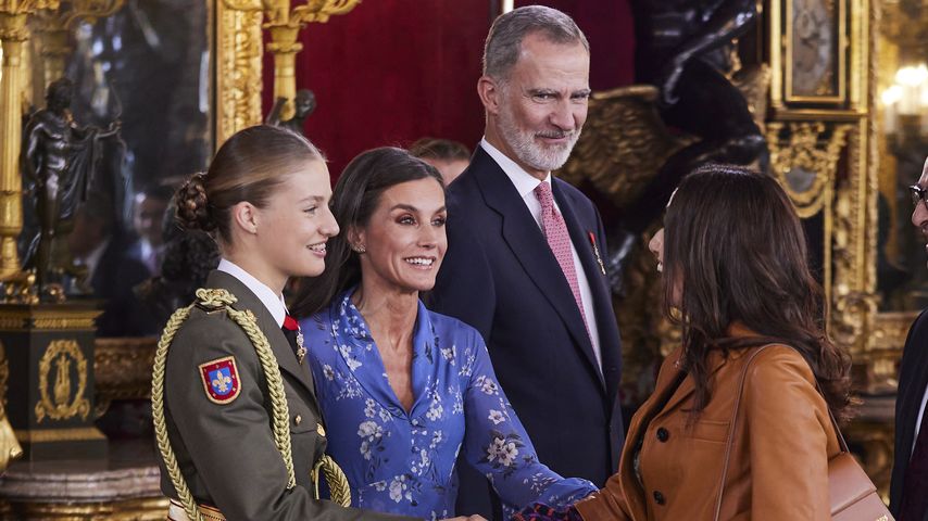 Prinzessin Leonor mit ihren Eltern beim spanischen Nationalfeiertag, Oktober 2023