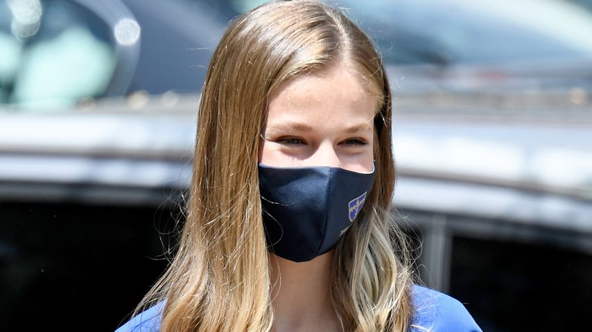 Schick in Blau: Spaniens Prinzessin Leonor bei ihrer Firmung