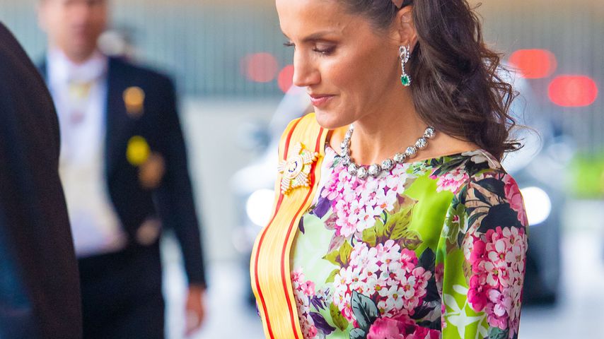Wie eine Blumenwiese: So bunt erschien Letizia in Japan!