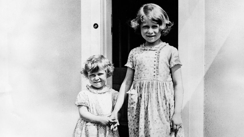 Prinzessin Margaret und Queen Elizabeth II., 1933