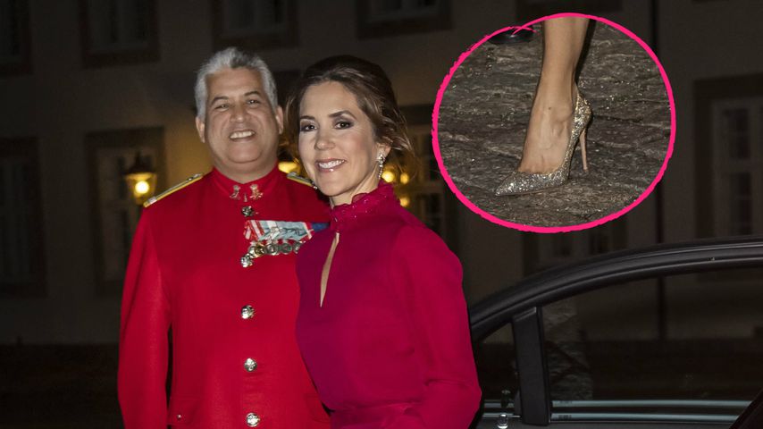 Prinzessin Mary strahlt in Knallrot mit Glitzerschuhen!