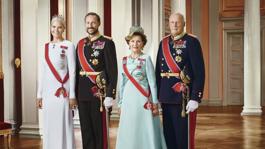 Prinzessin Mette-Marit, Prinz Haakon, Königin Sonja und König Harald von Norwegen