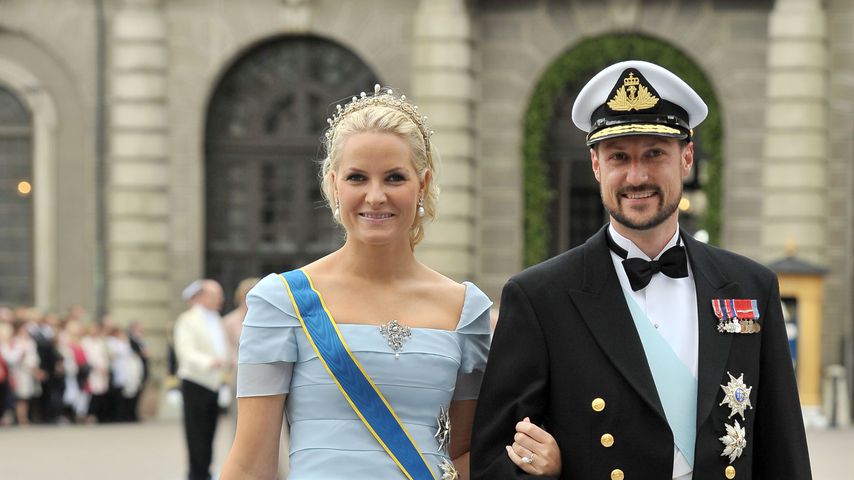 Prinzessin Mette-Marit und Prinz Haakon bei der Hochzeit von Prinzessin Victoria und Prinz Daniel