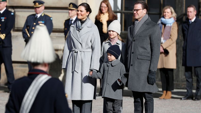 Frech! Prinz Oscar zieht eine Schnute bei offiziellem Termin