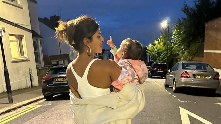 Priyanka Chopra und ihre Tochter Malti im August 2023