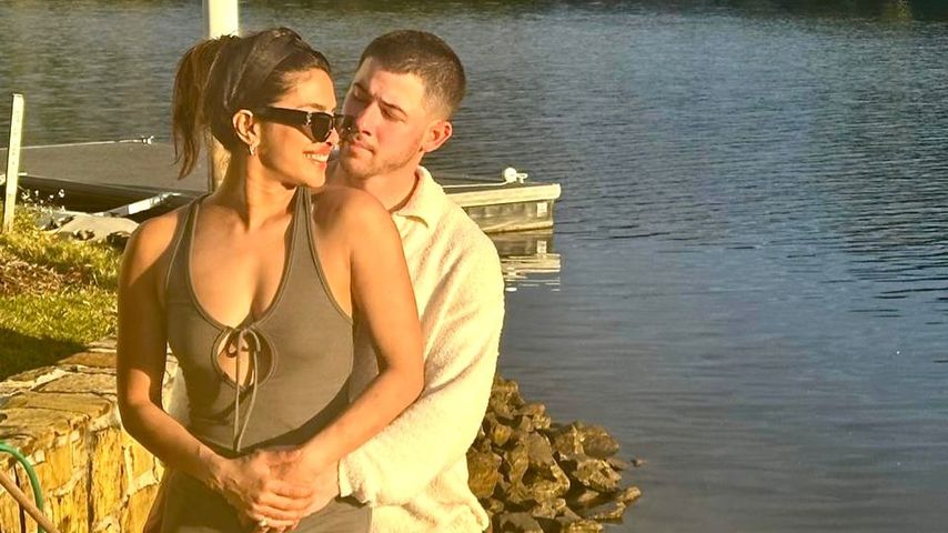 So verliebt kuscheln Priyanka Chopra und Nick Jonas am Meer!