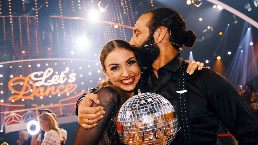 Profitänzer Ekaterina Leonova und Massimo Sinató