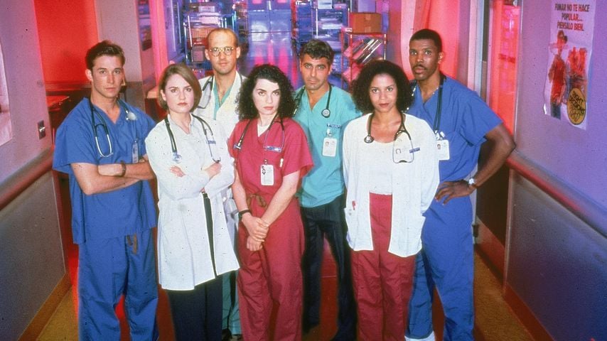 Cast von "E.R.": Noah Wyle, Sherry Stringfield, Anthony Edwards, Julianna Margulies, George Clooney, Gloria Reuben und Eriq La Salle, ca. 1996