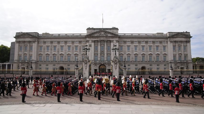Sorge in London: Unbekannter legt Feuer am Buckingham Palace