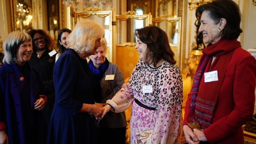 "Gewicht verloren?": Royaler Fauxpas bei Königin Camilla