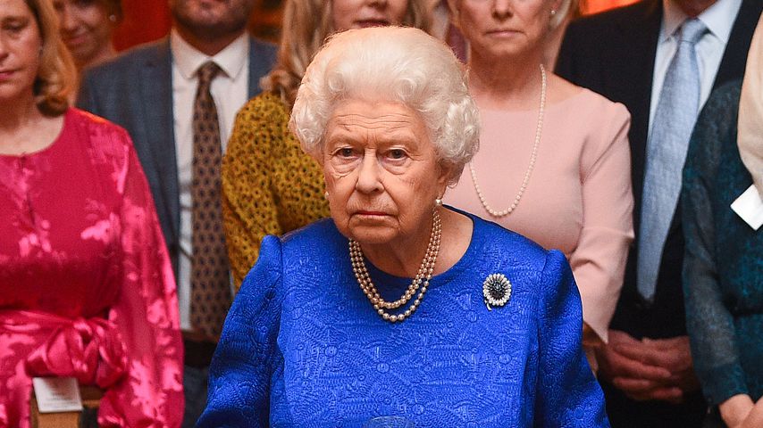 Queen Elizabeth II. im Buckingham-Palast