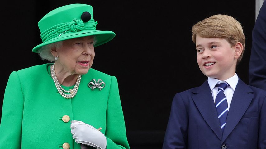 Queen Elizabeth II. und Prinz George, Juni 2022