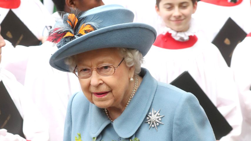 Auf Anraten eines Arztes: Auch Queen cancelt ihre Termine!