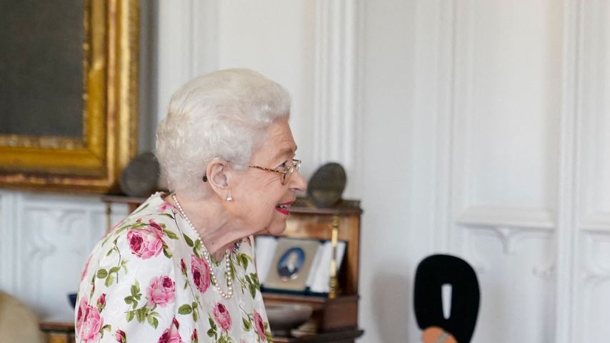 Neuer Schnitt! Die Queen präsentiert sich mit fresher Frisur