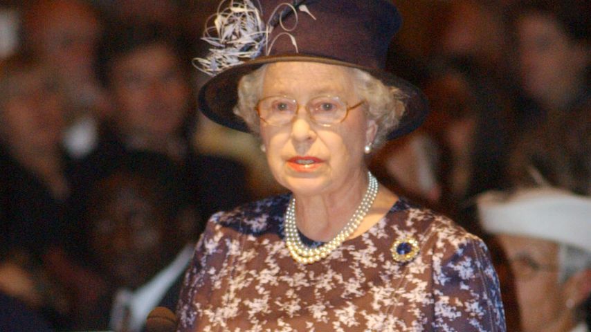 Queen Elizabeth II.  im Oktober 2002