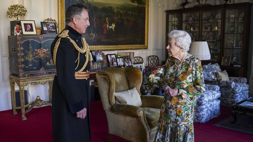 Erste Bilder: Queen Elizabeth II. ist wieder auf den Beinen!