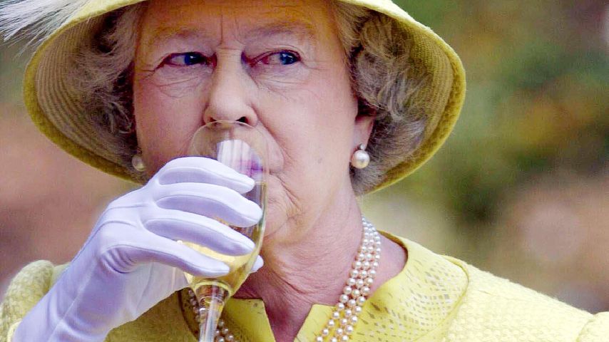 Royal-Doktor rät: Die Queen (95) soll auf Alkohol verzichten